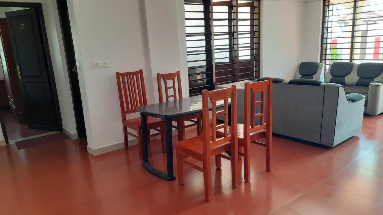 Poovar Sea View Rooms And Boating Family & Couple Only Eksteriør bilde