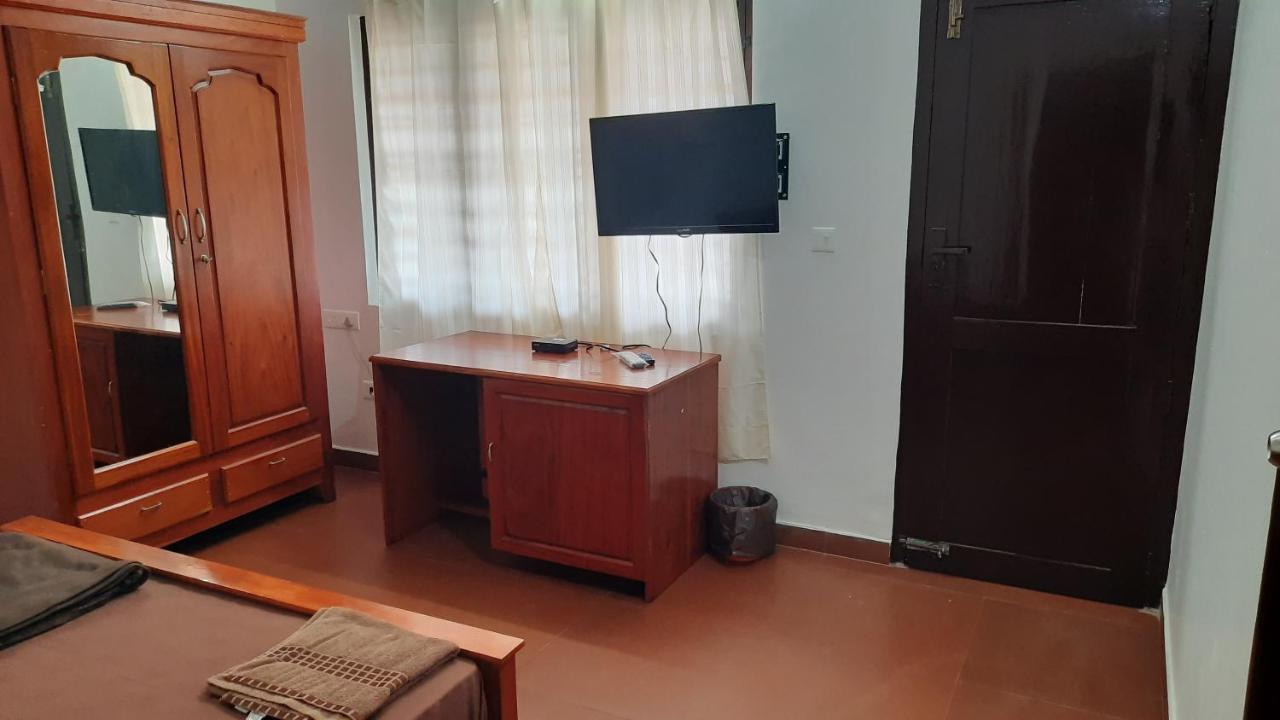 Poovar Sea View Rooms And Boating Family & Couple Only Eksteriør bilde