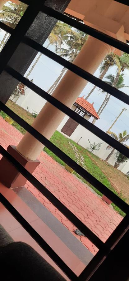 Poovar Sea View Rooms And Boating Family & Couple Only Eksteriør bilde