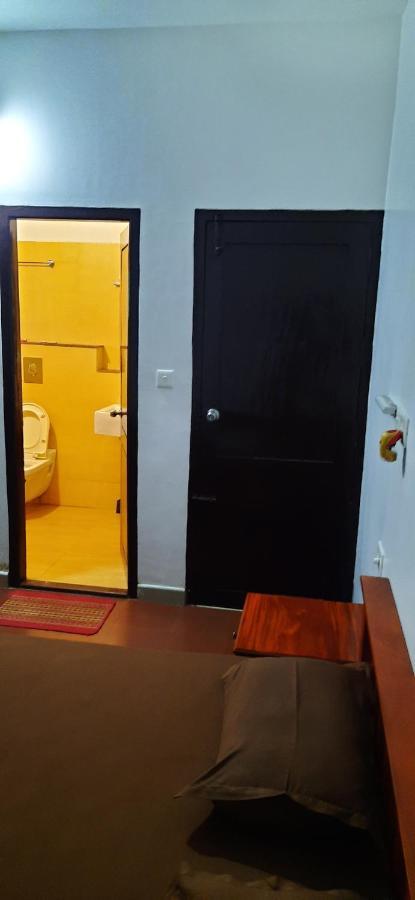 Poovar Sea View Rooms And Boating Family & Couple Only Eksteriør bilde