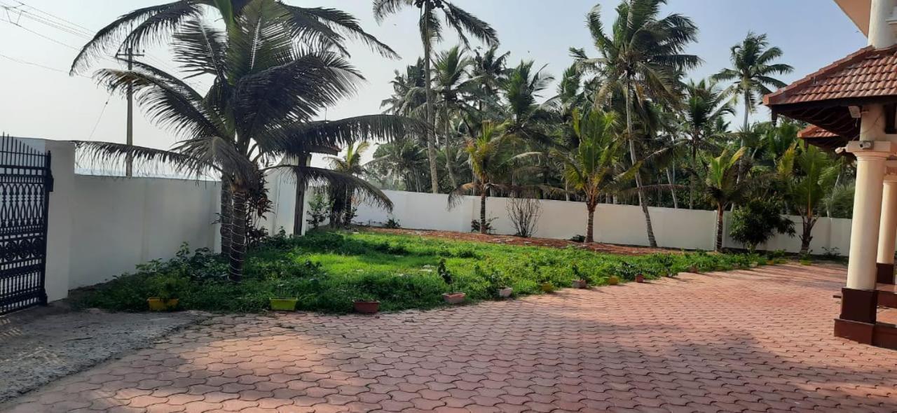 Poovar Sea View Rooms And Boating Family & Couple Only Eksteriør bilde